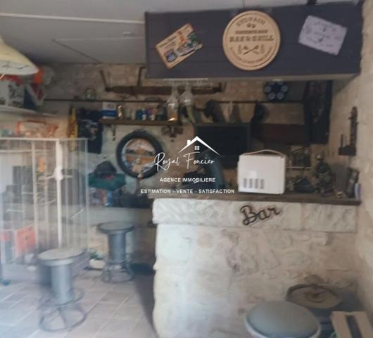 Bien stiué, maison ancienne très agréable