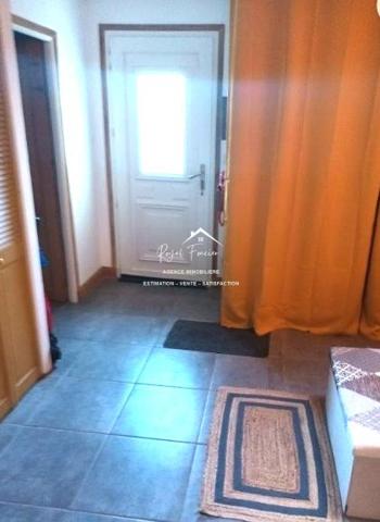 Bien stiué, maison ancienne très agréable