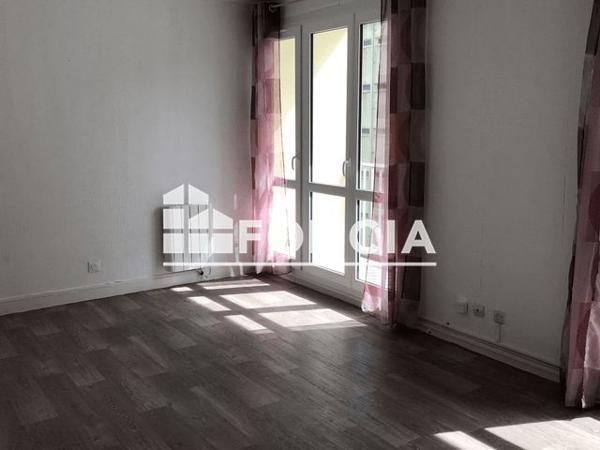 Location Appartement 2 pièces 48.43 m² - 11 RUE DU POITOU Quimper 29000