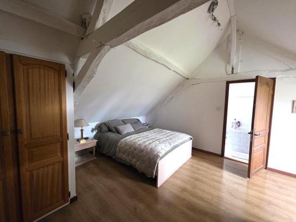 Magnifique longère de charme, ses gites et ses 4Ha de terrain !!