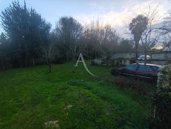 Maison avec dépendances