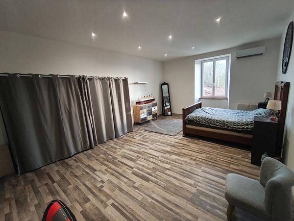 Maison avec dépendances