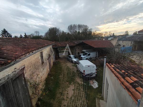 Maison avec dépendances