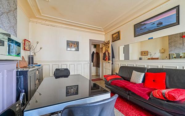 Appartement à vendre    2 pièces • 39,78 m2 Paris 18
