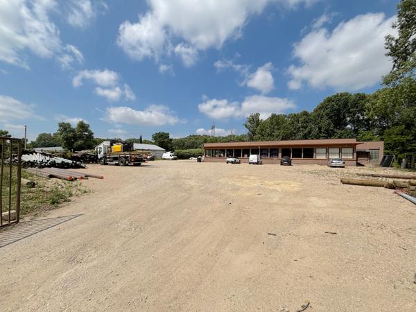 Entrepôt de 700 m²