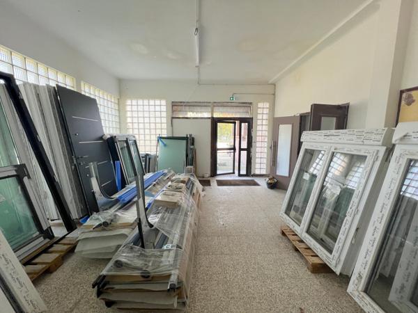 Entrepôt de 700 m²