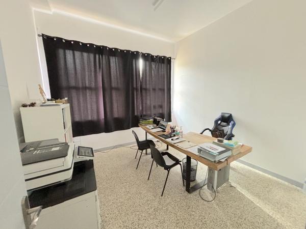 Entrepôt de 700 m²