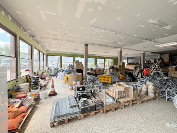 Entrepôt de 700 m²