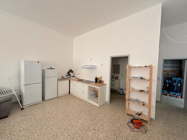 Entrepôt de 700 m²