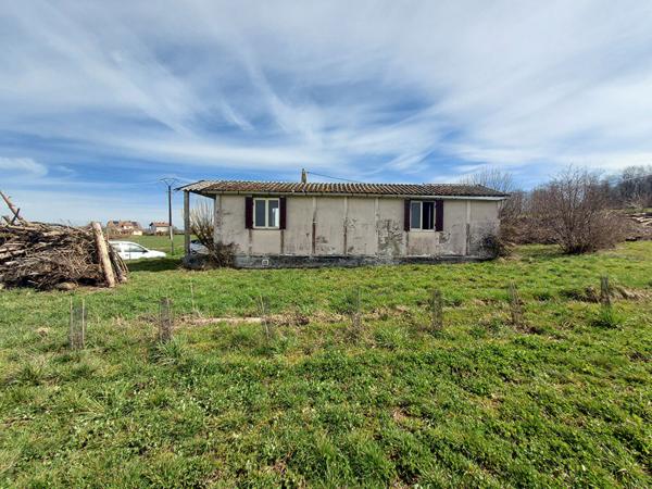 BOUZEY - A VENDRE Maisonnette sur Terrain Agicol 901 m2