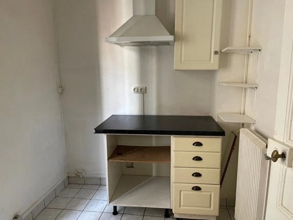 Dpt Marne (51), à vendre REIMS appartement T2 de 66,5 m², un balcon exposé sud-ouest, un grenier;