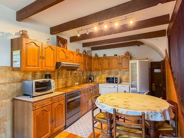 Maison familiale avec dépendances à Saint-Julien-en-Saint-Alban
