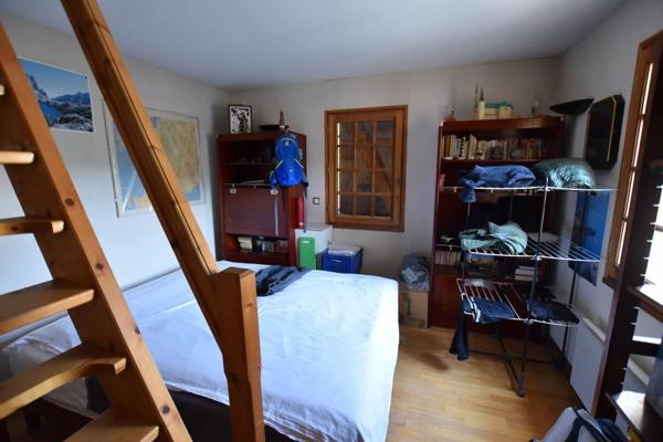 Ensemble immobilier, 200 m² habitables, Maison, Gîte, Piscine et dépendances.