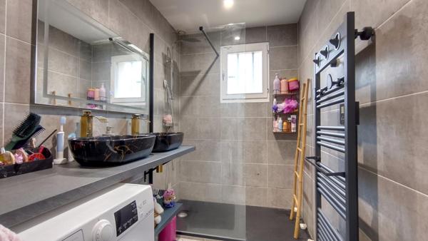 Maison 85m2, 5 pièces , jardin 483m2