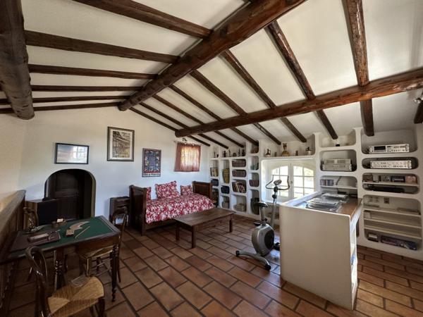 Villa Provençale 4 chambres avec piscine garage et au calme