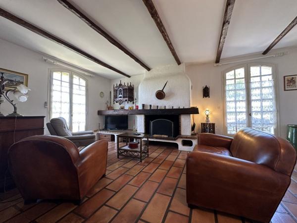 Villa Provençale 4 chambres avec piscine garage et au calme