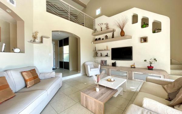 Maison à vendre    6 pièces •  Saint-Mathieu-de-Tréviers