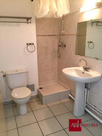 A LOUER T1 AVEC VARANGUE - CV ST DENIS