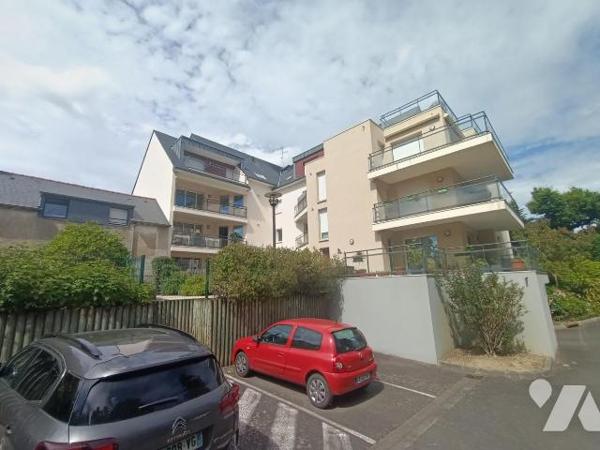 NOUVEAUTE TRENTE CINQ NOTAIRES - Libre à la vente - A proximité du centre-ville - au 1er étage ...