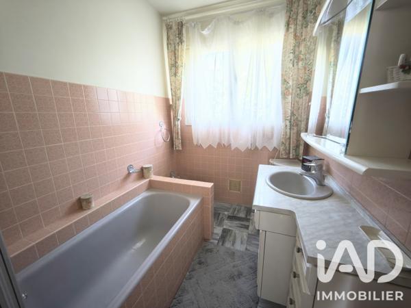 Maison à vendre 7 pièces 200 m² Noyal-Châtillon-sur-Seiche