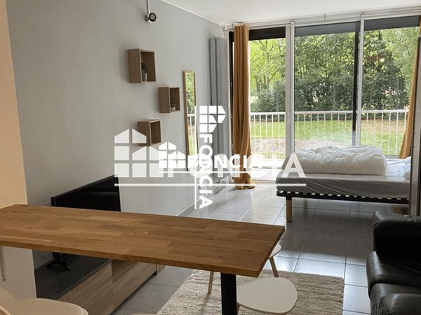 Location Studio meublé 26.28 m² - 88 RUE LAREVELLIERE Angers 49100