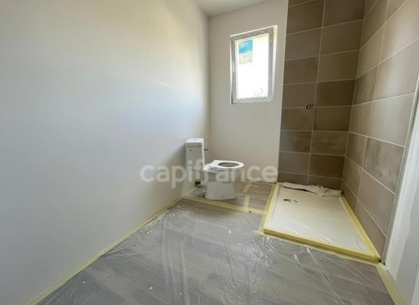 MAISON NEUVE 4 CHAMBRES.