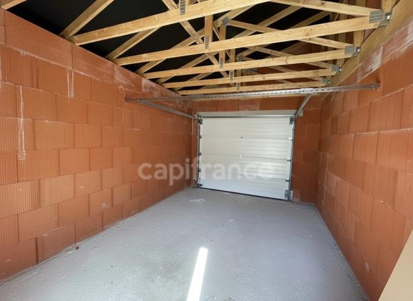 MAISON NEUVE 4 CHAMBRES.