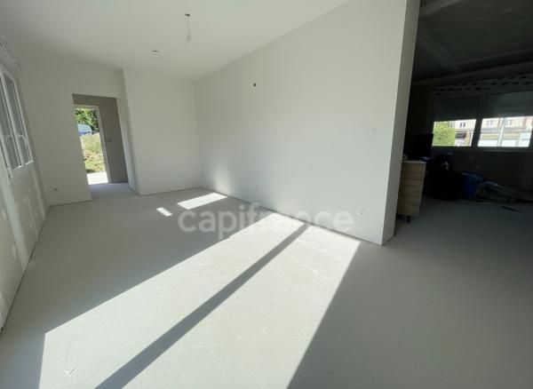 MAISON NEUVE 4 CHAMBRES.