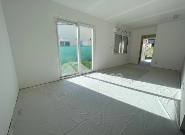 MAISON NEUVE 4 CHAMBRES.