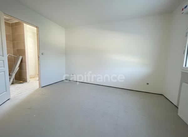 MAISON NEUVE 4 CHAMBRES.