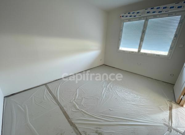 MAISON NEUVE 4 CHAMBRES.