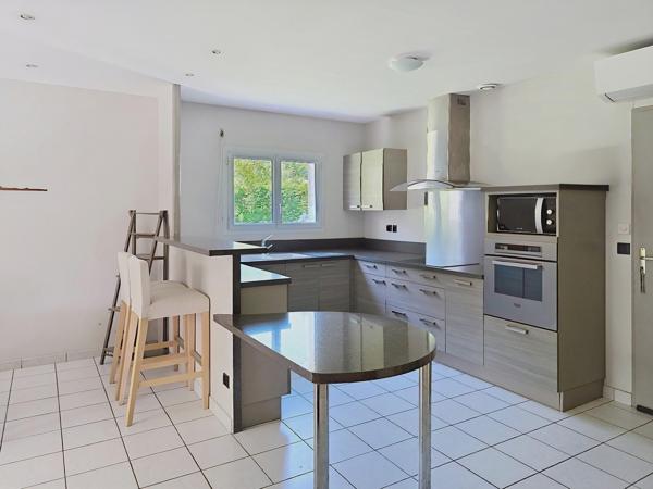 À vendre - Maison individuelle, 5 pièces située à Narcastet (64510)