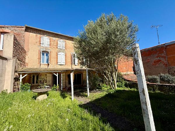 MAZERES : Rare en hypercentre ! Maison de caractère avec jardin et garage