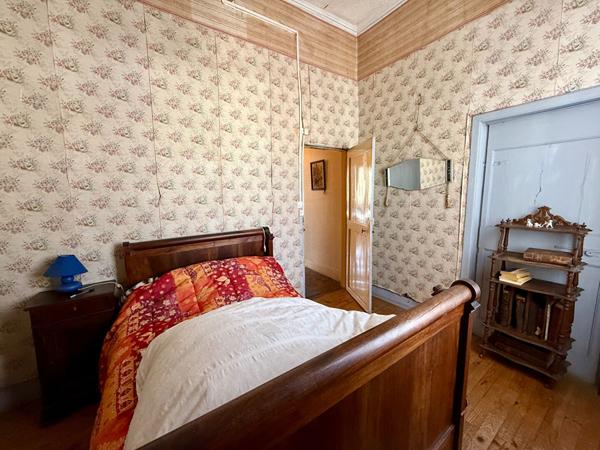 MAZERES : Rare en hypercentre ! Maison de caractère avec jardin et garage