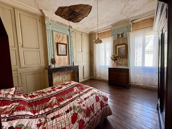 MAZERES : Rare en hypercentre ! Maison de caractère avec jardin et garage