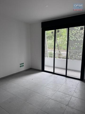 À LOUER – STUDIO F1 NEUF – RÉSIDENCE ARTY – SAINTE-CLOTILDE