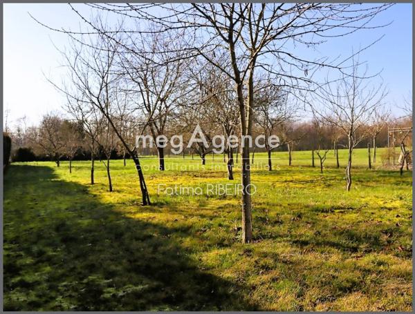 Terrain à La Ferté-Gaucher, 77320 - 1333m²