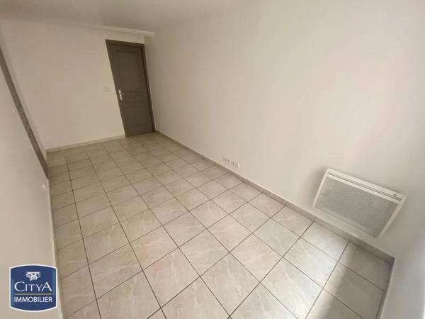 Appartement à louer 3 pièces 64.1m² Toulon (83000)