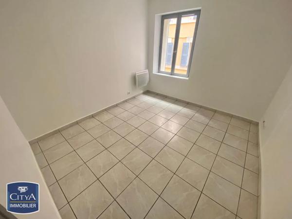 Appartement à louer 3 pièces 64.1m² Toulon (83000)