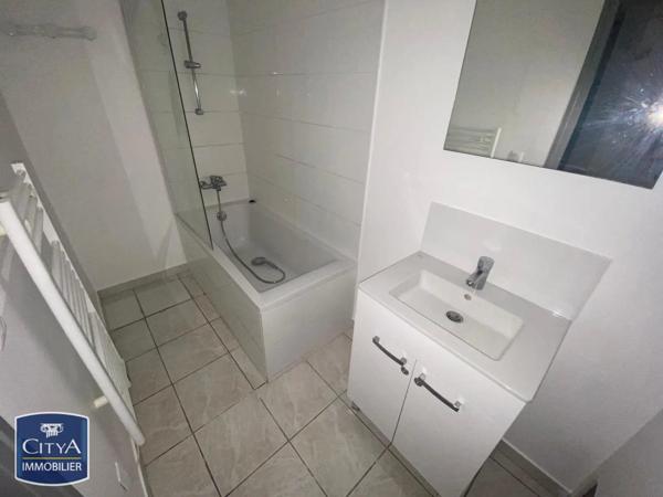 Appartement à louer 3 pièces 64.1m² Toulon (83000)