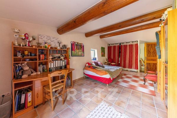 Ancienne Ferme entièrement rénovée de 700 m²  à Gréoux-les-Bains