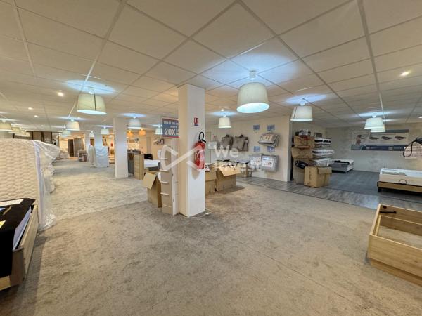 LOCAL D’ACTIVITÉ DE 1930 M² – SHOWROOMS, STOCKAGE, BUREAUX & FORT POTENTIEL D’EXPLOITATION