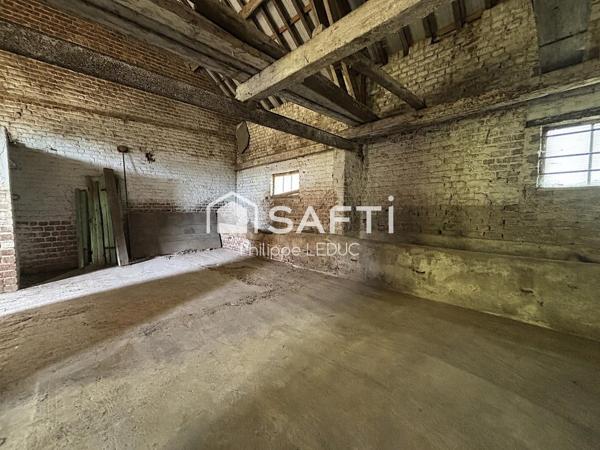 Ancien corps de ferme à fort potentiel, dans CAMBRAI !
