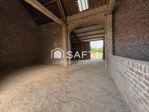 Ancien corps de ferme à fort potentiel, dans CAMBRAI !
