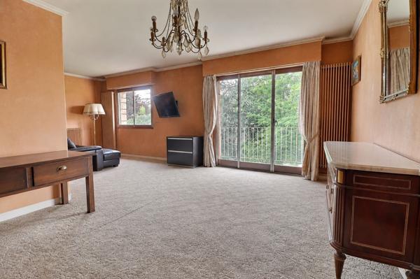 EXCLUSIVITE - CHAMBOURCY - Appartement de 87.64m² au 2ème étage.