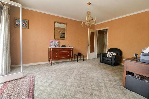 EXCLUSIVITE - CHAMBOURCY - Appartement de 87.64m² au 2ème étage.