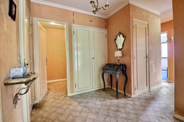EXCLUSIVITE - CHAMBOURCY - Appartement de 87.64m² au 2ème étage.
