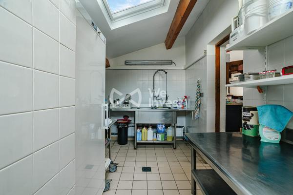 RESTAURANT / PIZZERIA AVEC MURS COMMERCIAUX – LICENCE IV – TERRASSE