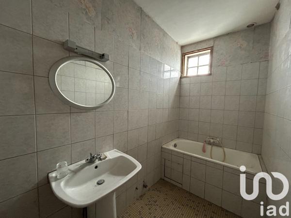 Maison 6 pièces de 120 m² à Vivy (49680)