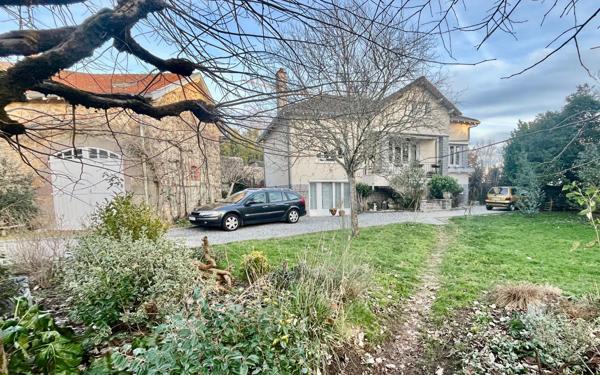 Maison à vendre    8 pièces •  Couzeix